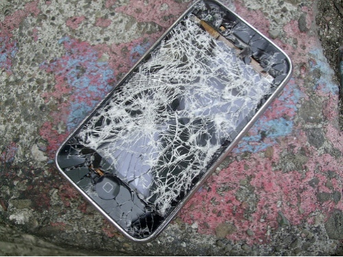 smashed_iphone.jpg