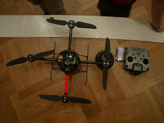 640px-23c3_by_taw_flying_drone_10.jpg