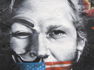 julian-assange-wikileaks-named-man-of-the-year-by-le-monde_l.jpg