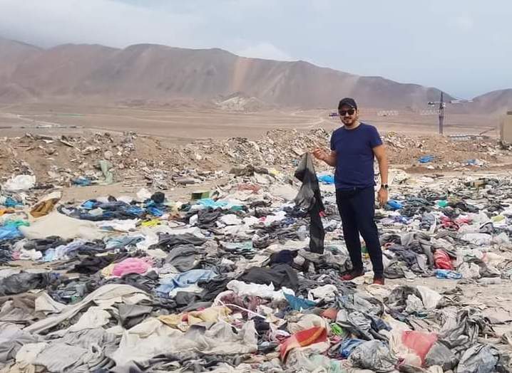 Disheartened by the lack of affordable housing in the Atacama region, as well as the ecological impacts of massive textile waste, Franklin Zepeda set out to create a tangible solution to both of these problems. Credit: Eco Fibra