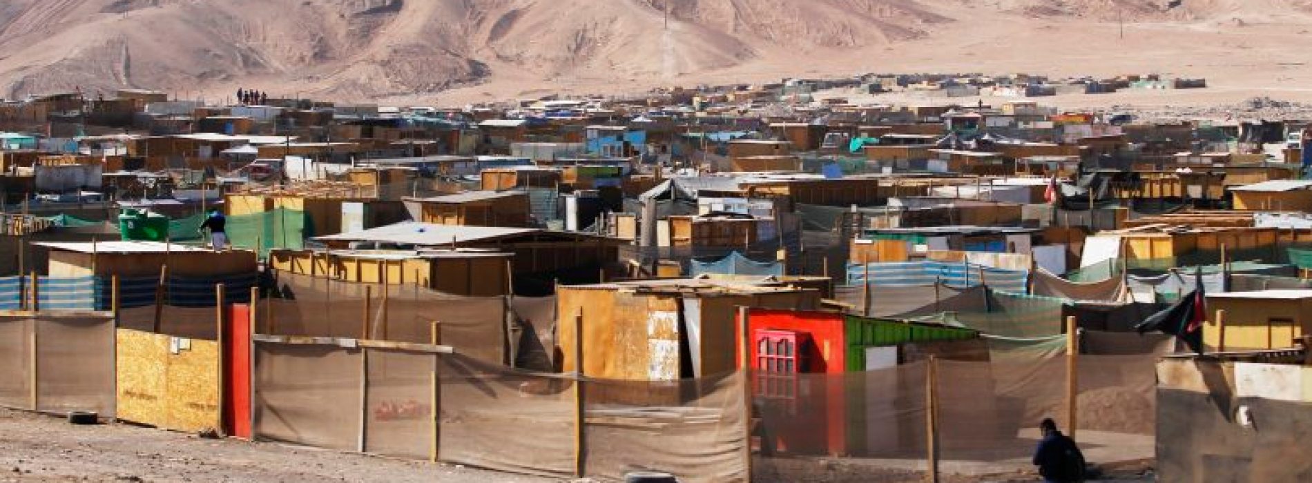A shanty town neighborhood in <span style="font-weight: 400;">Alto Hospicio. </span>Credit: SBBMCH Chile; Eco Fibra